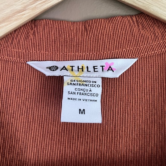 {Athleta} Echo Button Down Short Sleeve Top in Rust - Womens Medium - Picture 7 of 10